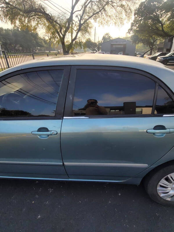 2005 Toyota Corolla LE