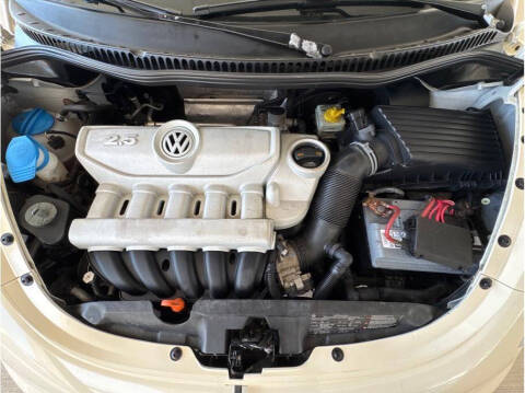 2010 Volkswagen New Beetle