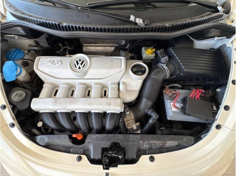 2010 Volkswagen New Beetle
