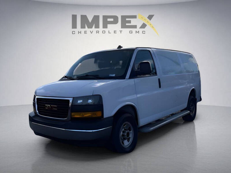 2023 GMC Savana 2500's photo