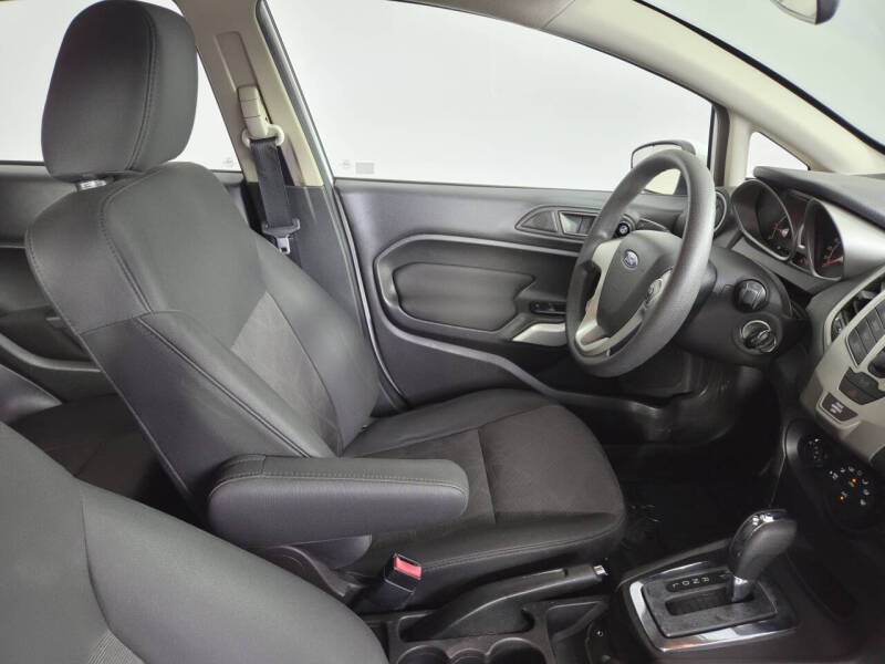 2012 Ford Fiesta SE
