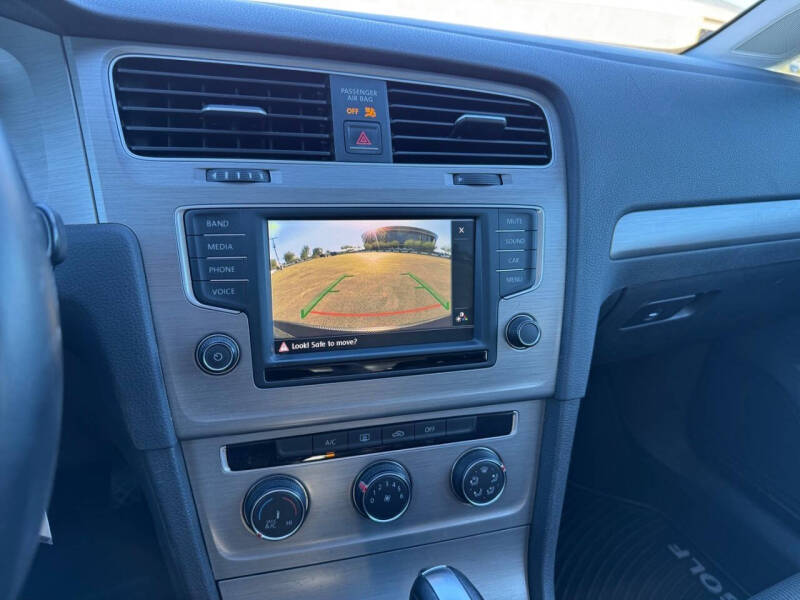 2016 Volkswagen Golf TSI S