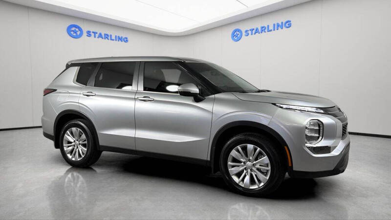 2025 Mitsubishi Outlander ES