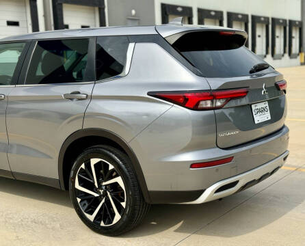 2023 Mitsubishi Outlander SE