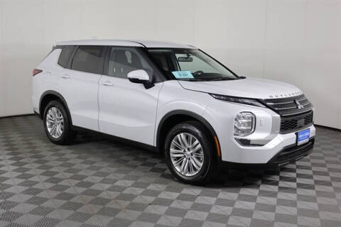 2024 Mitsubishi Outlander ES