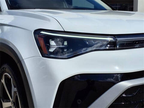 2025 Volkswagen Taos SEL 4Motion