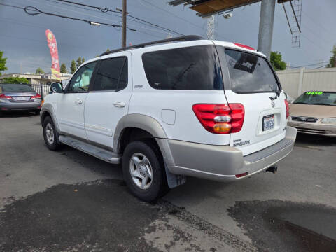 2002 Toyota Sequoia SR5