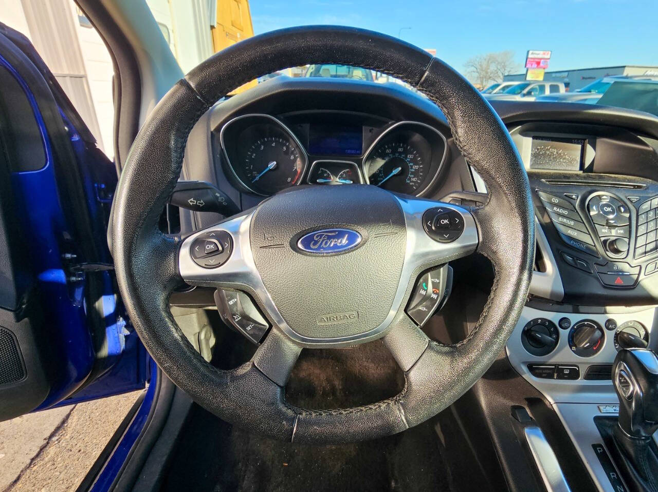 2013 Ford Focus SE 4dr Sedan - Blue exterior view 6