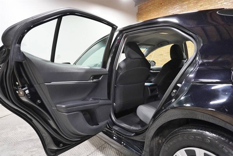 2018 Toyota Camry Hybrid LE