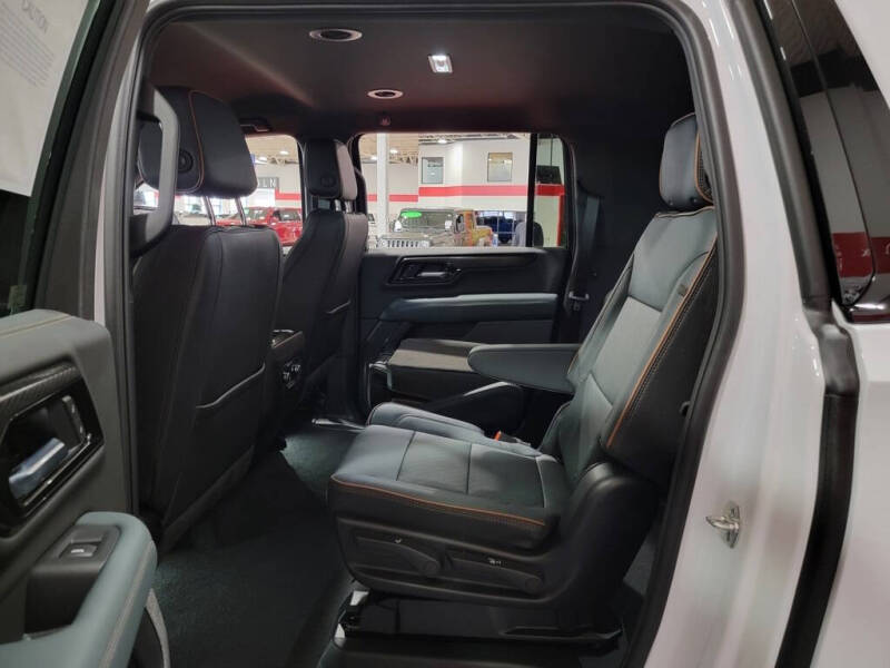 2025 GMC Yukon XL AT4