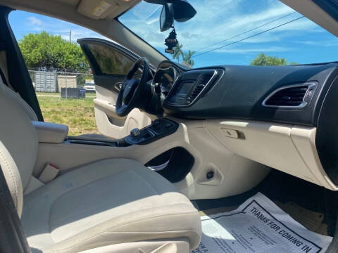 2016 Chrysler 200 Limited