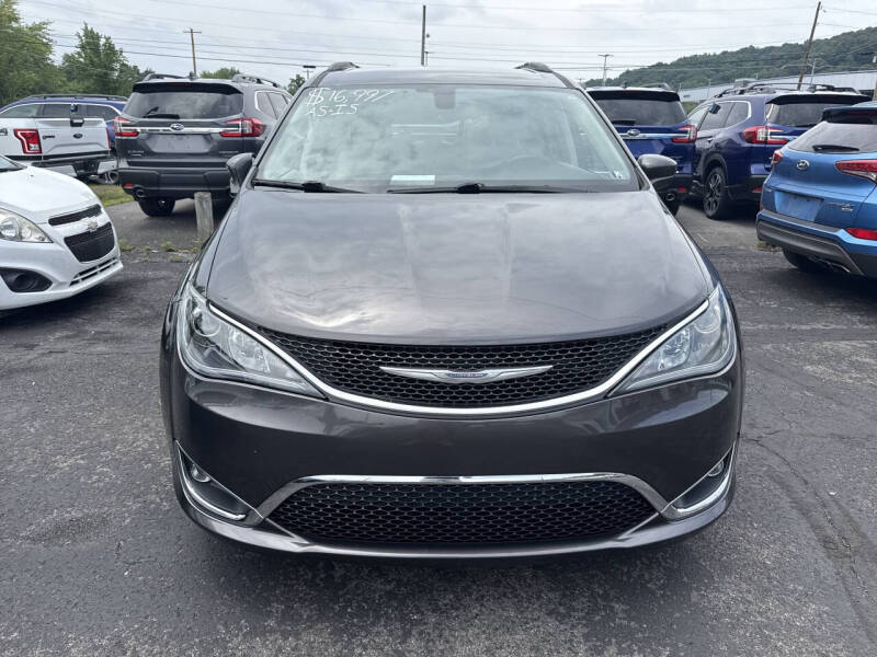 2017 Chrysler Pacifica Touring-L