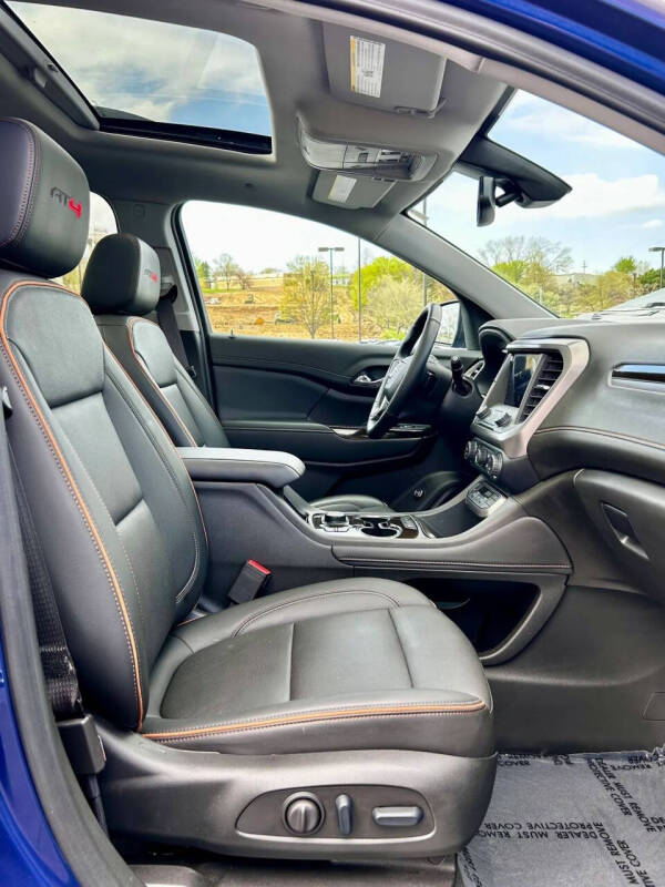 2023 GMC Acadia AT4