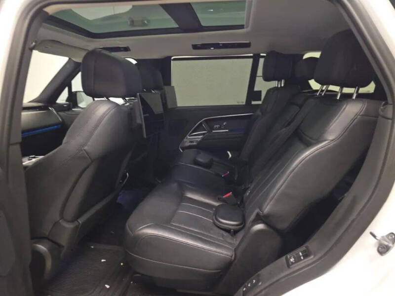 2023 Land Rover Range Rover P400 SE LWB