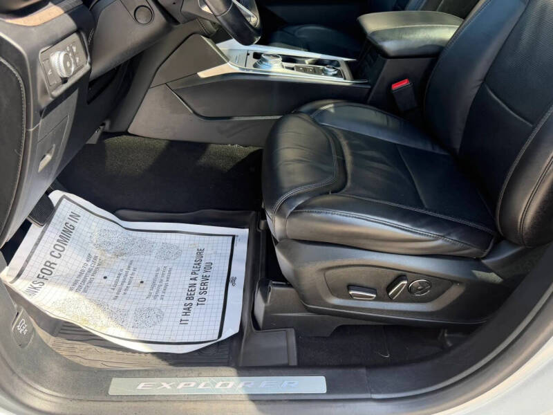 2020 Ford Explorer Platinum
