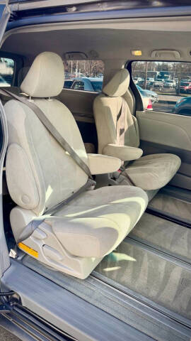 2011 Toyota Sienna Base 7-Passenger