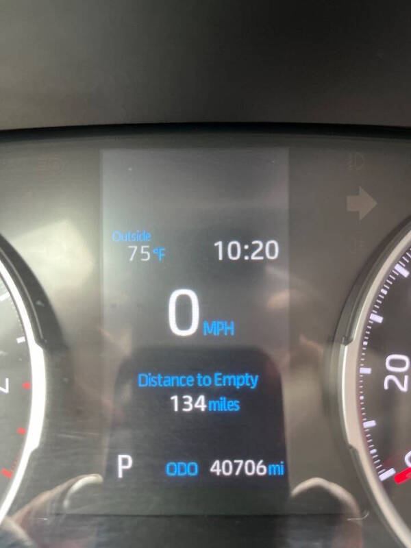 2022 Toyota RAV4 LE