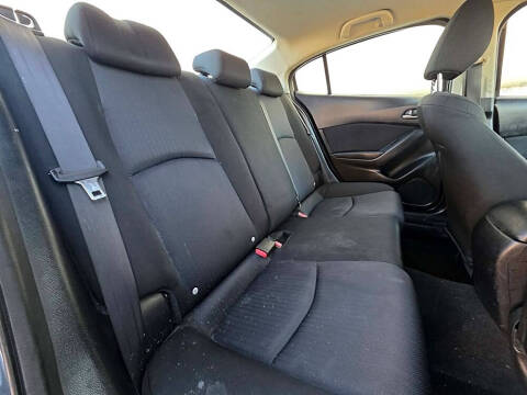 2015 Mazda MAZDA3 i Sport