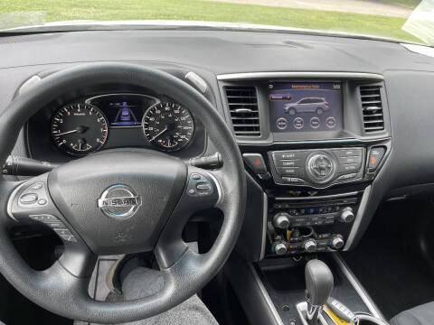 2017 Nissan Pathfinder S