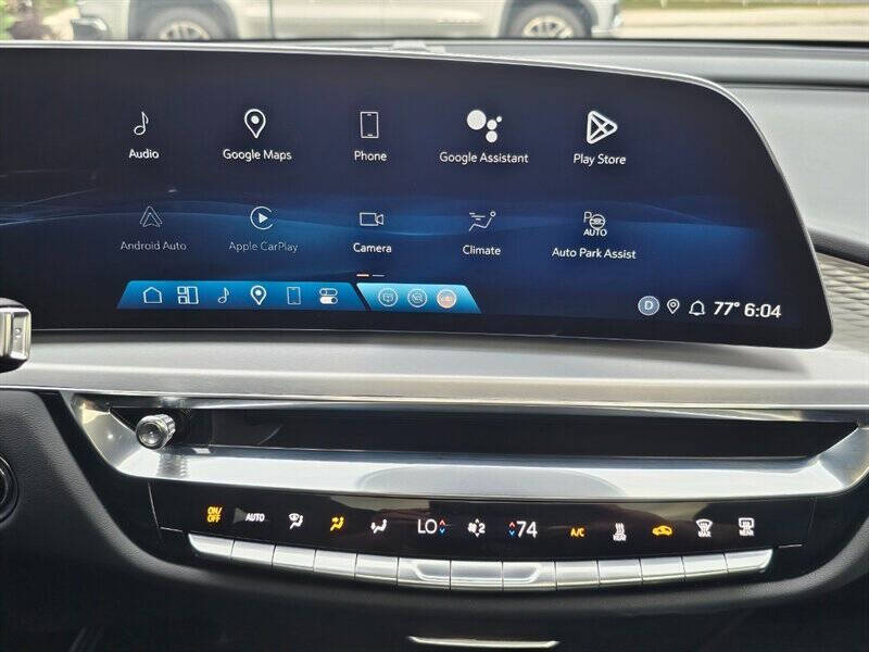 2024 Cadillac LYRIQ Luxury 3