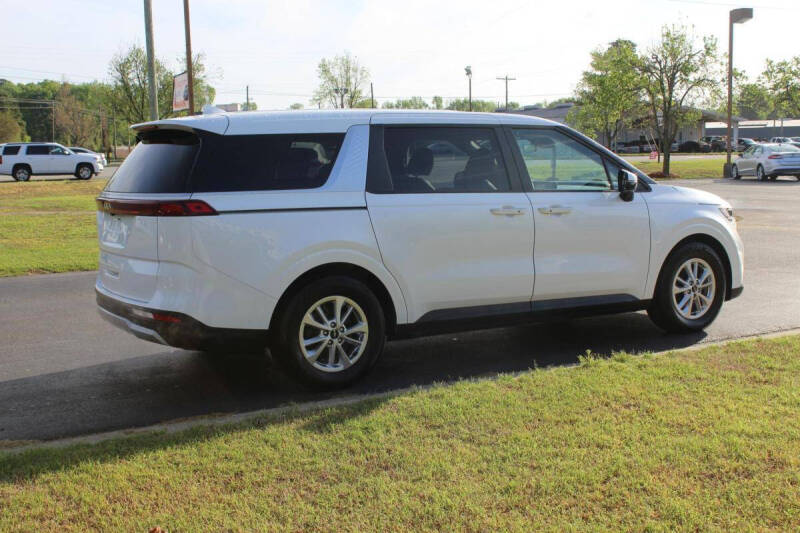 2023 Kia Carnival LX