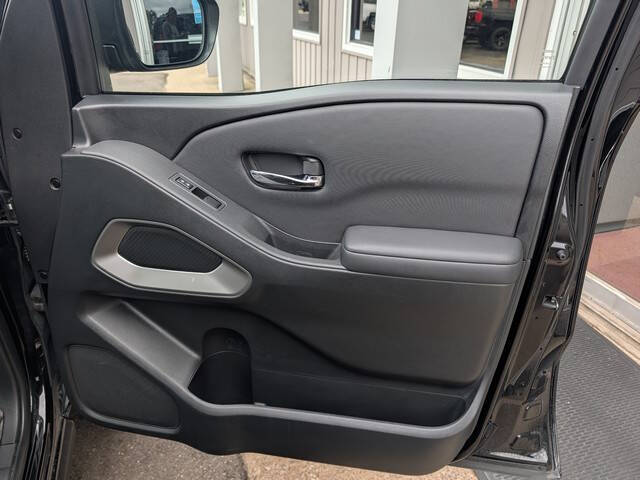 2022 Nissan Frontier SV