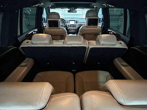 2015 Mercedes-Benz GL-Class GL 550 4MATIC