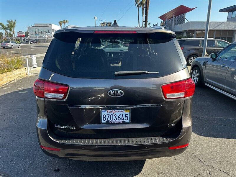 2017 Kia Sedona LX