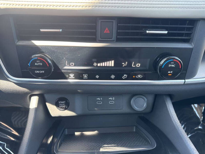 2025 Nissan Rogue SV