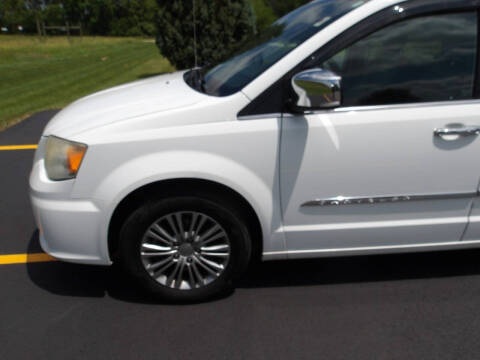 2014 Chrysler Town and Country Touring-L