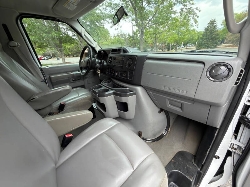 2010 Ford E-Series E-350 SD XL