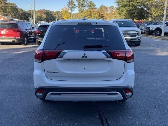 2020 Mitsubishi Outlander ES