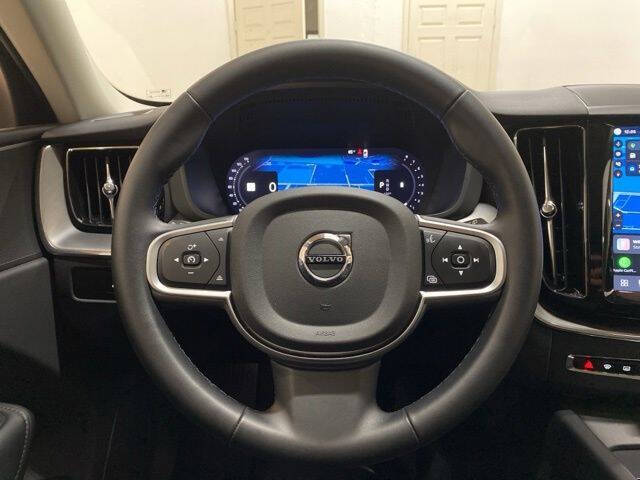 2025 Volvo XC60 B5 Core Dark Theme
