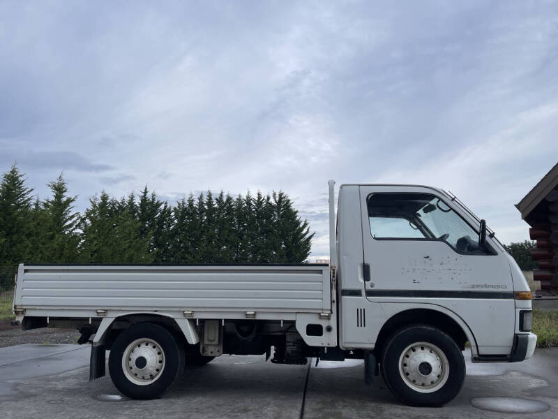 1990 Isuzu Fargo Truck