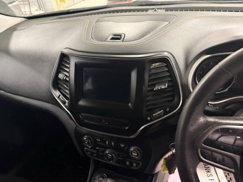 2019 Jeep Cherokee Latitude