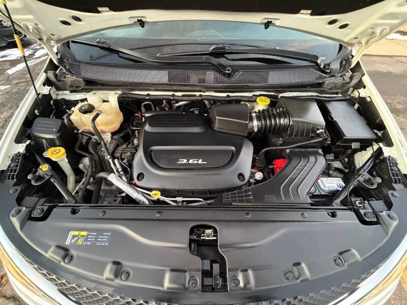 2017 Chrysler Pacifica Touring-L Plus