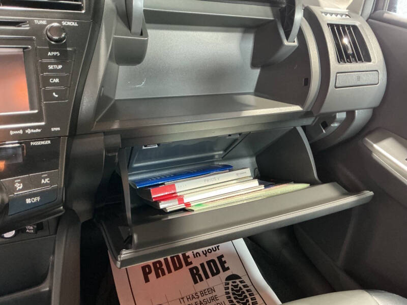 2013 Toyota Prius v Five