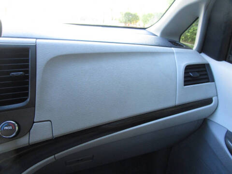 2012 Toyota Sienna Base 7-Passenger