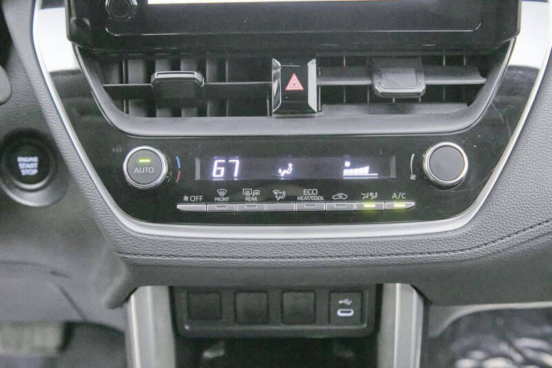 2025 Toyota Corolla Cross LE