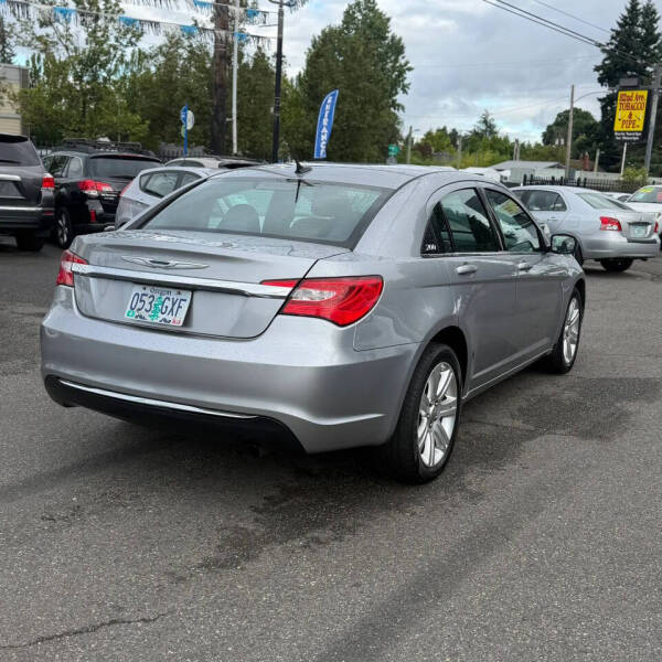 2013 Chrysler 200 Touring