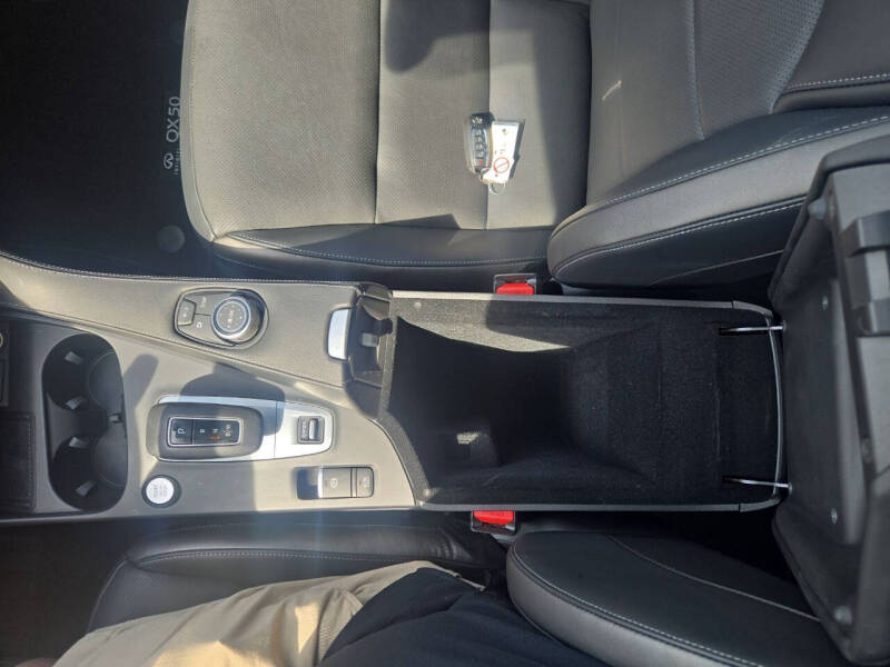 2025 Infiniti QX50 Luxe