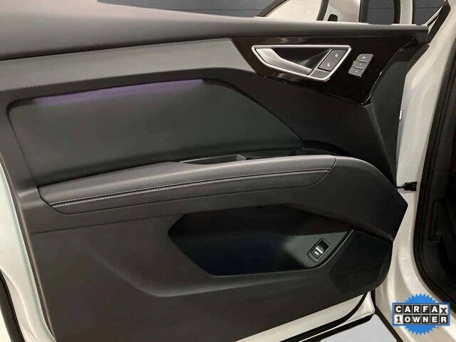 2024 Audi Q4 e-tron quattro Premium Plus 50