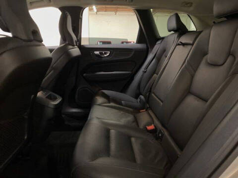 2025 Volvo XC60 B5 Plus Dark Theme