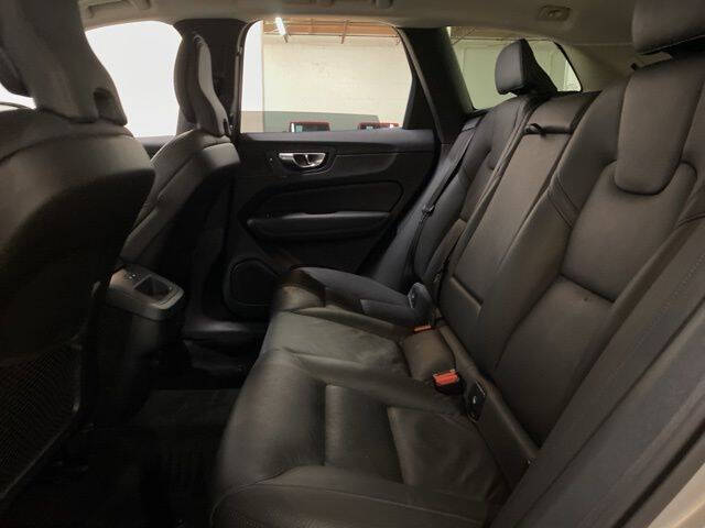 2025 Volvo XC60 B5 Plus Dark Theme