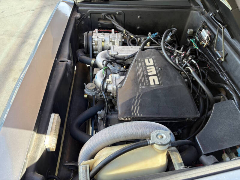 1981 DeLorean DMC-12