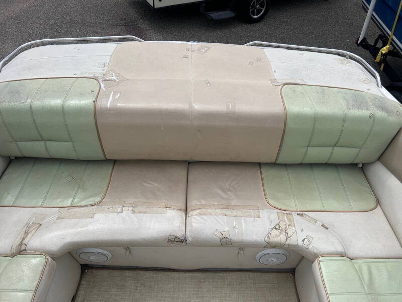 1995 Larson Boats 20' open bow with a 5.7 liter