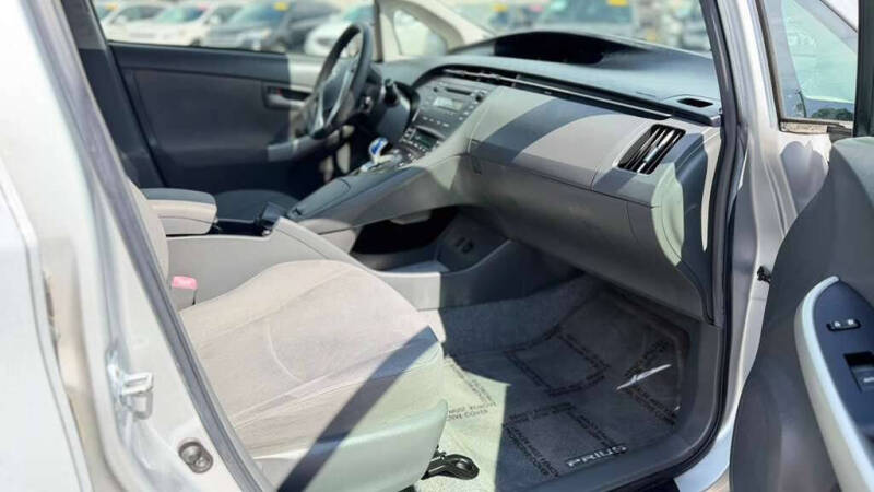 2010 Toyota Prius II