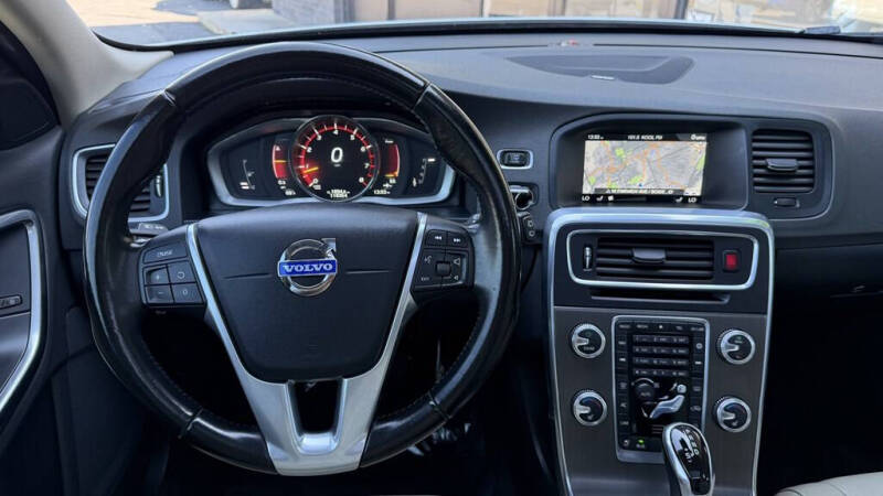 2015 Volvo V60 Cross Country T5