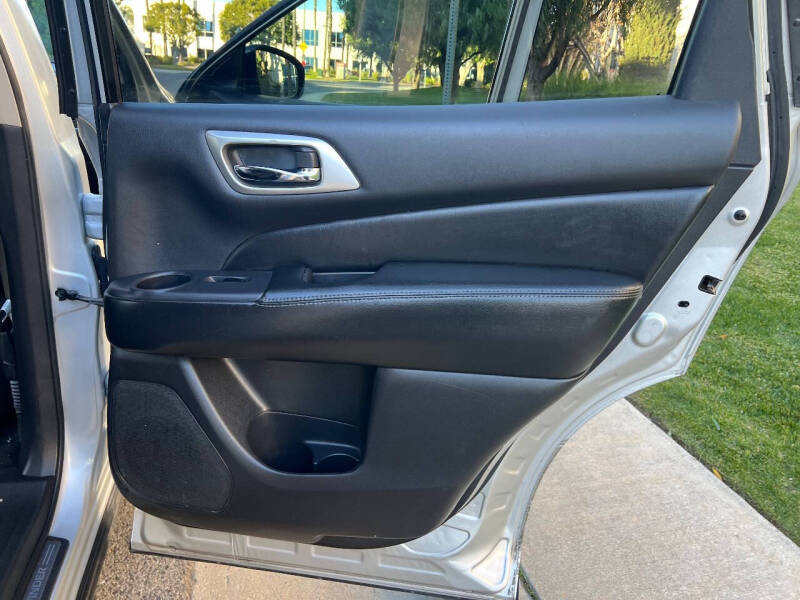 2014 Nissan Pathfinder SL