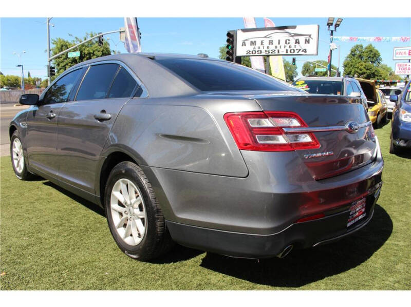 2014 Ford Taurus SE